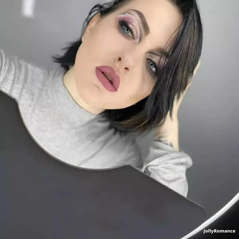 Yuliya Profile image 3