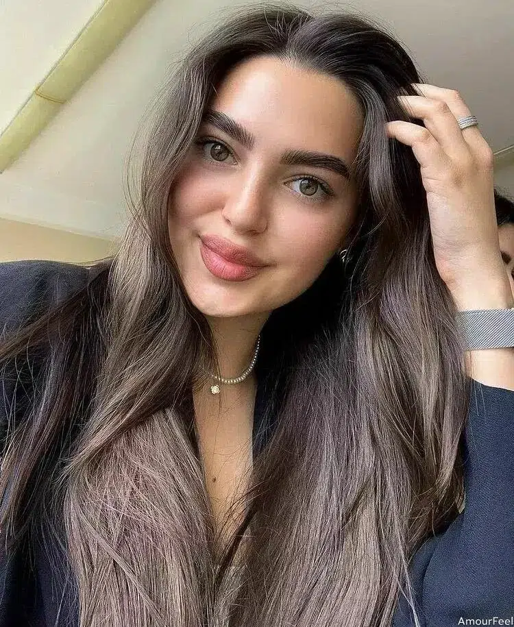 Alina Profile image 4
