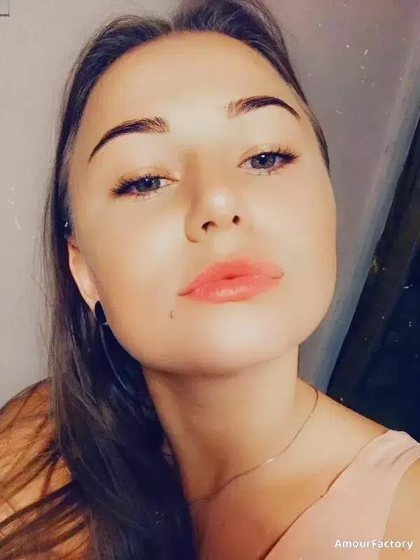 Anna Profile image 3