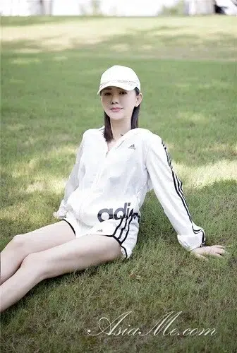 Mia Profile image 3