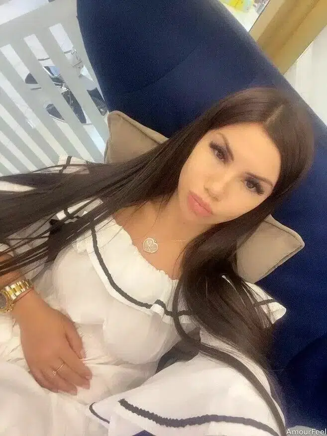 Alina Profile image 3