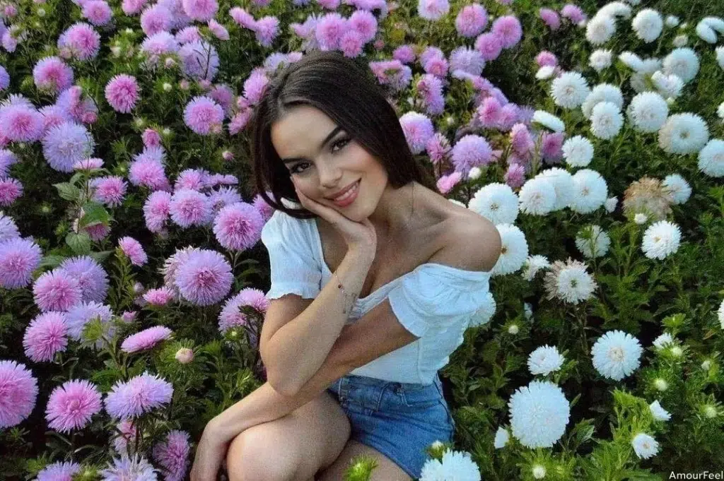 Yana Profile image 2