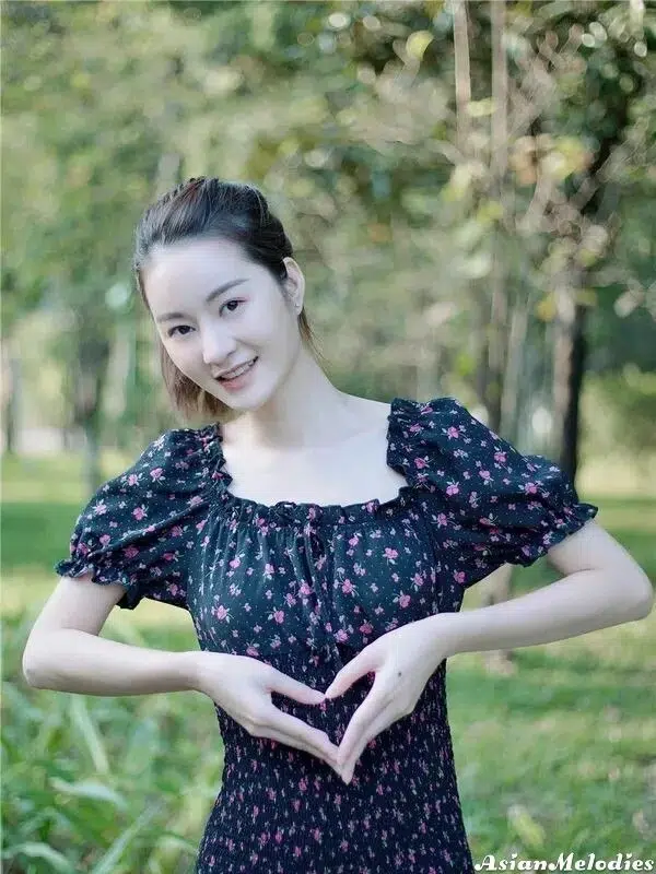 YiMeng Profile image 2