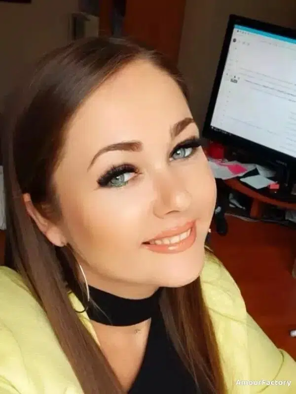 Alina Profile image 4