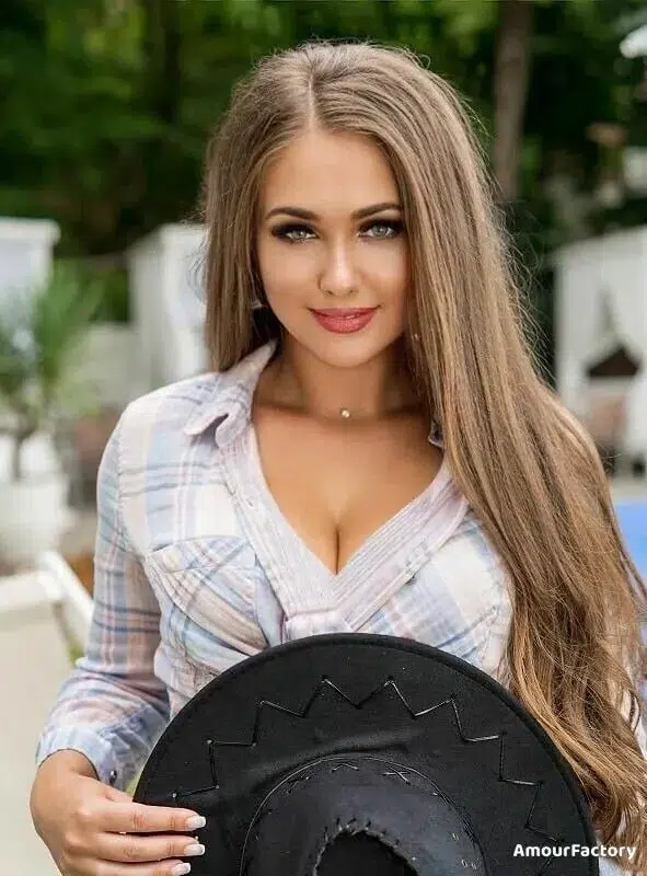 Alina Profile image 2