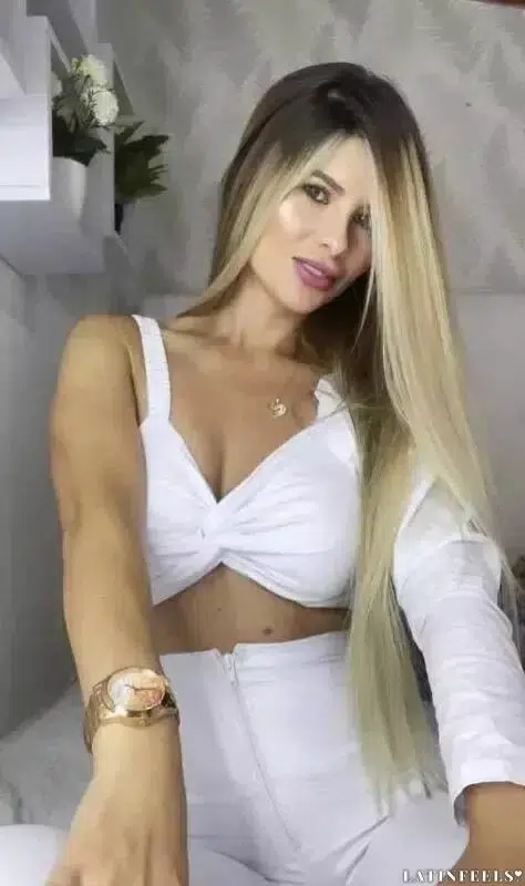 Estefania Profile image 2
