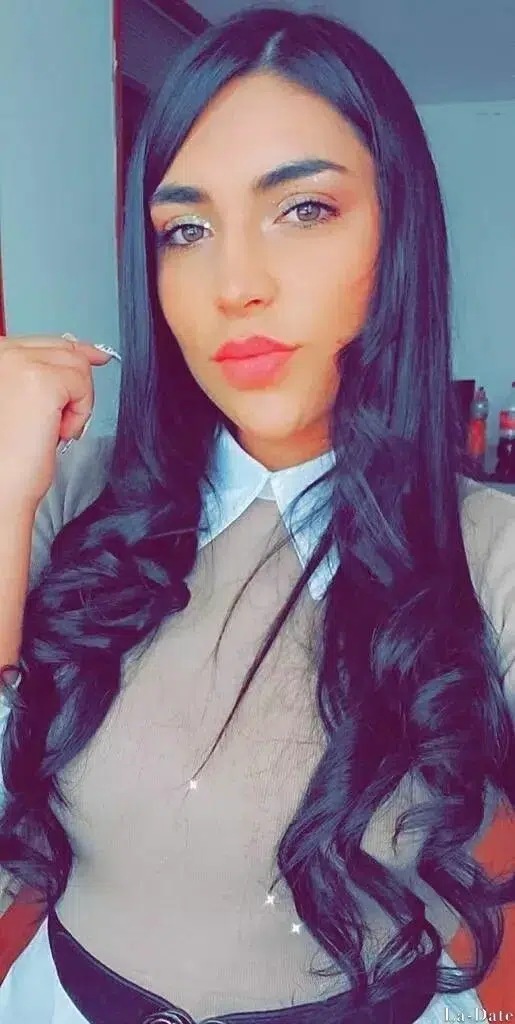 Claudia Profile image 4