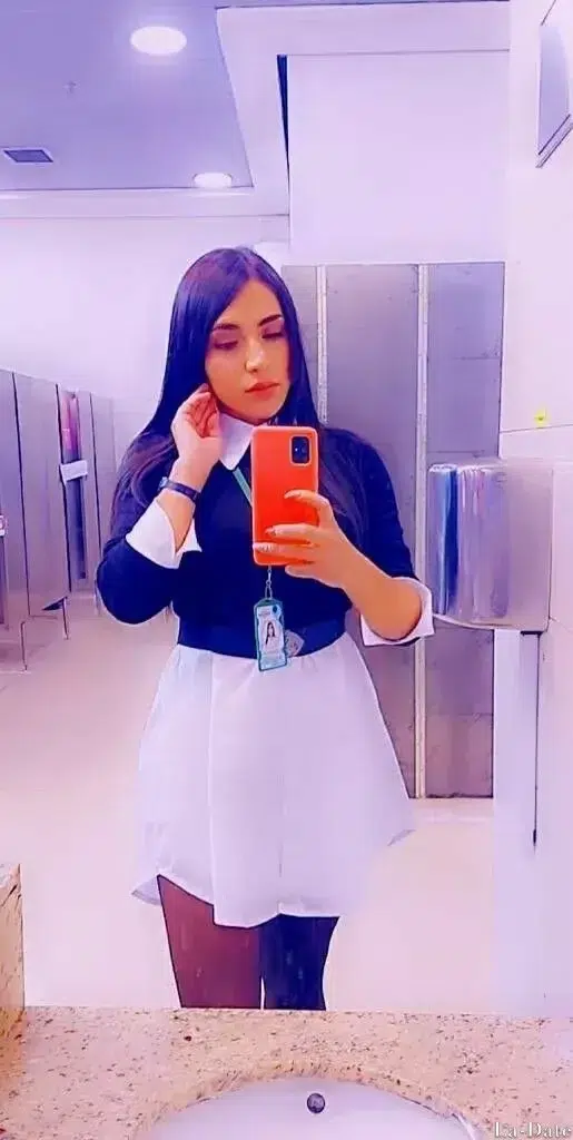 Claudia Profile image 3