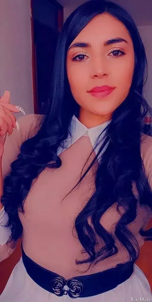 Claudia Profile image 2