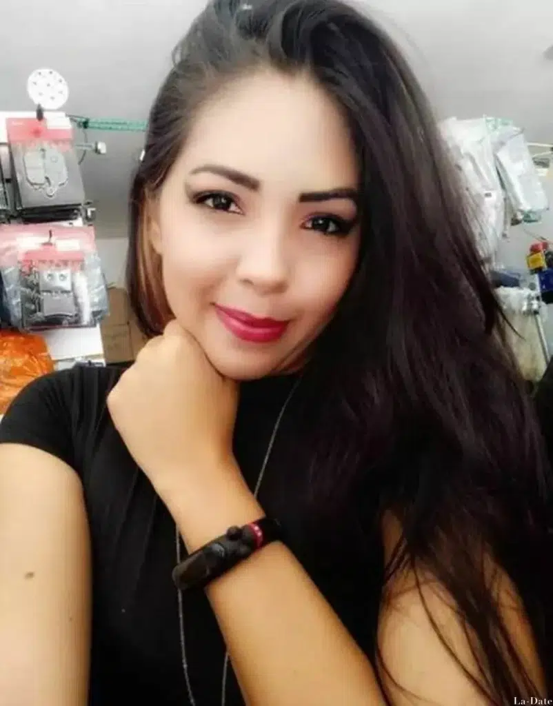 Derly Profile image 3