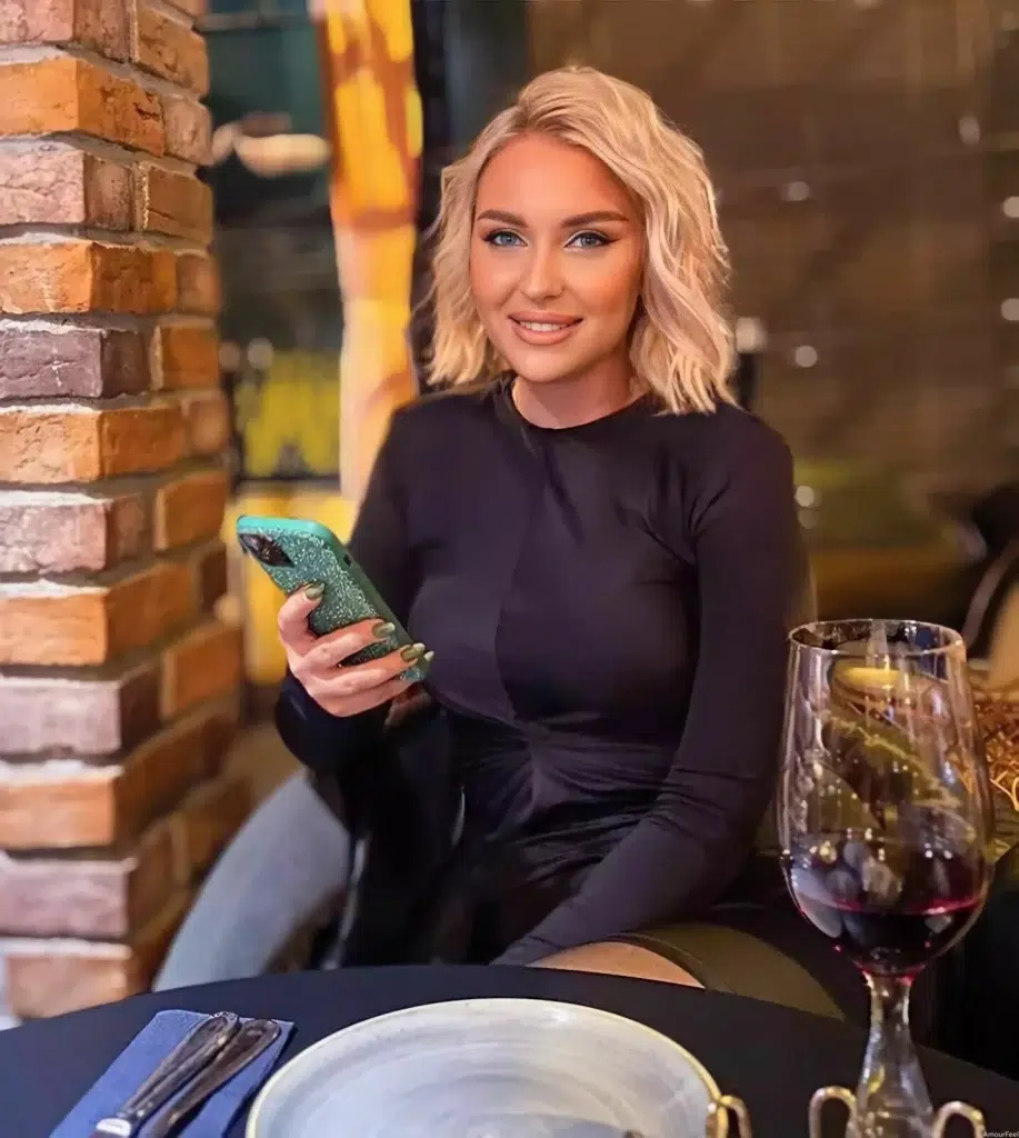 Larysa Profile image 4
