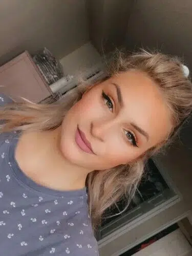 Lola Profile image 2