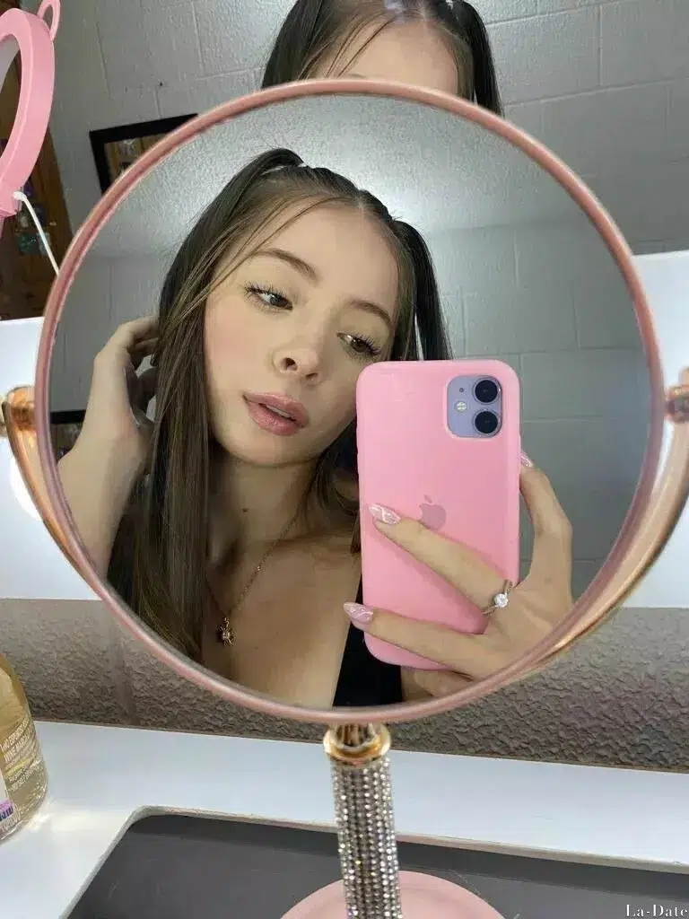 Milena Profile image 1