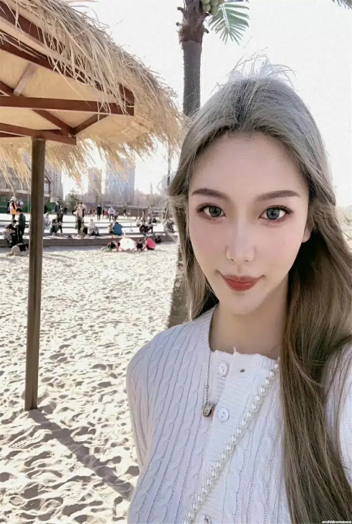 XueHui Profile image 2