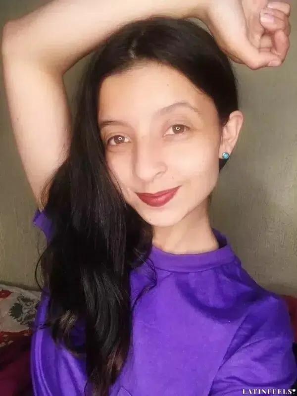 Estefania Profile image 3