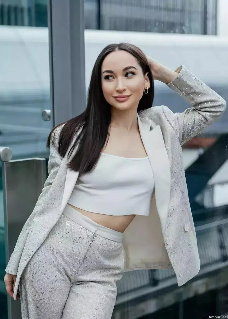 Yana Profile image 4