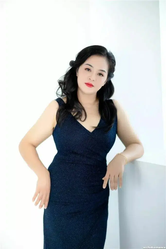 Monie Profile image 2