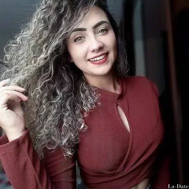 Isabel Profile image 2