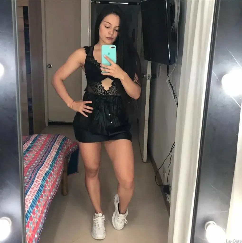 Mariana Profile image 2
